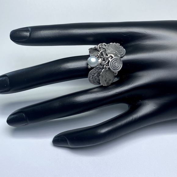 Silpada Rare HTF Oxidized Engraved Wide Sterling & Pearl ChaCha Dangle Ring 5.75 - Picture 1 of 16